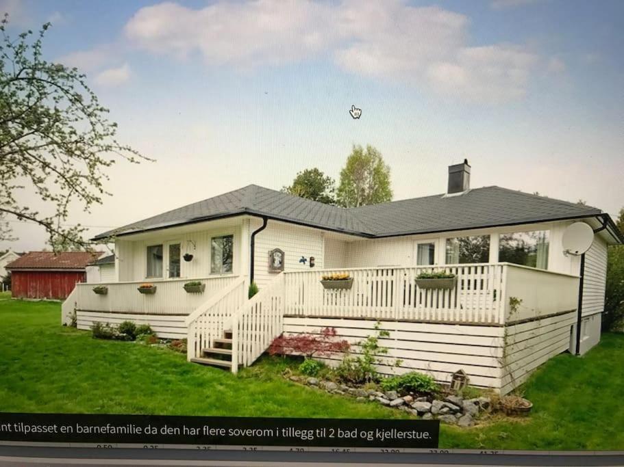 Tjodalyng - Ved Viksfjord - Sokkelleilighet ลาร์วิค ภายนอก รูปภาพ